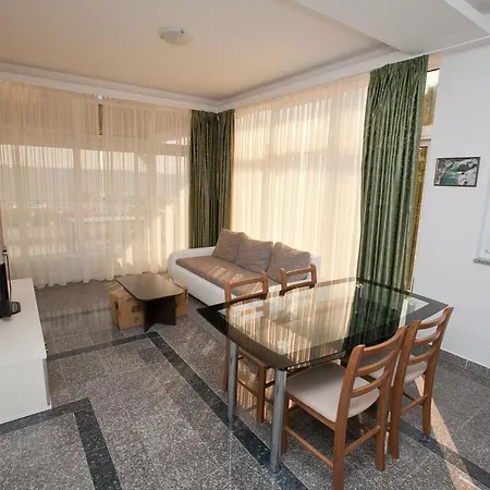 Apartman C شقة ستاريغغاد باكلينتسا