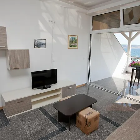 Apartman C شقة *